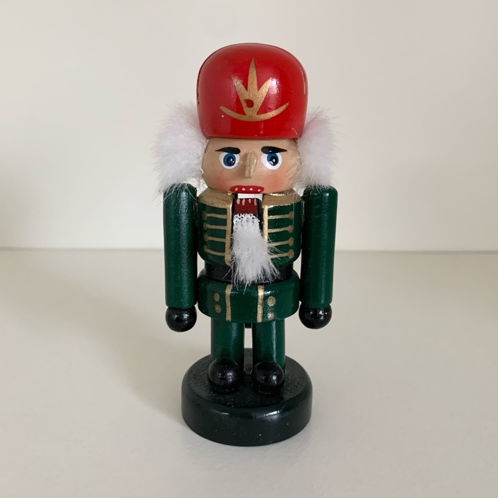 New Wood and fur Nutcracker statuette decor
